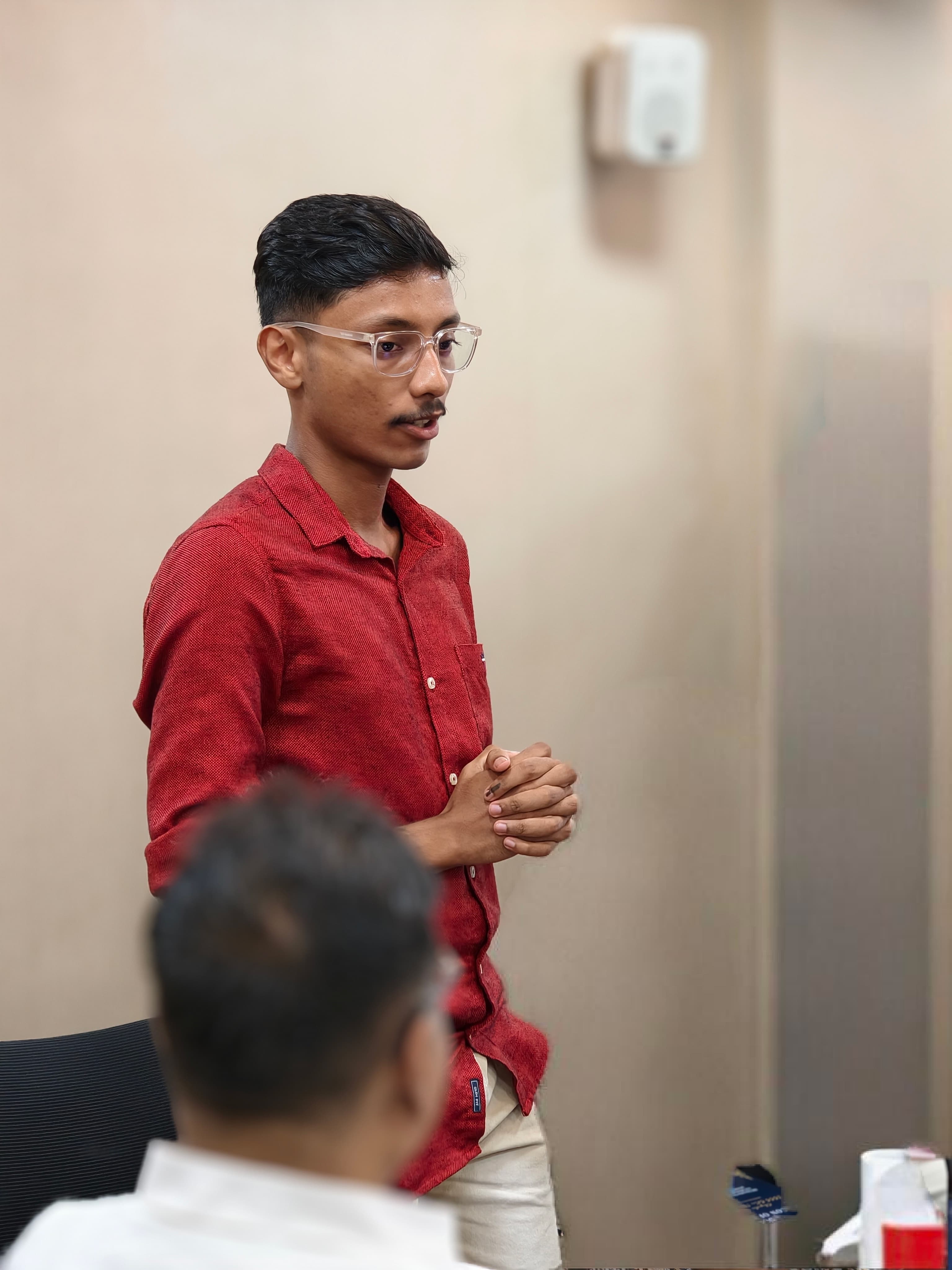 Shayen Thomas speaking at an IEEE EdSoc Kerala Chapter face-to-face meeting
